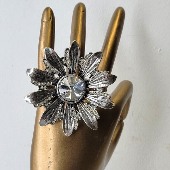 Vintage Statement Silver and Crystal Flower Adjustable Ring - Picture 2 of 5